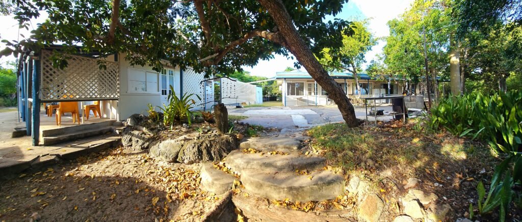 Sunset Beach accommodation near Sinclair Bay, Whitsundays, Airlie beach region